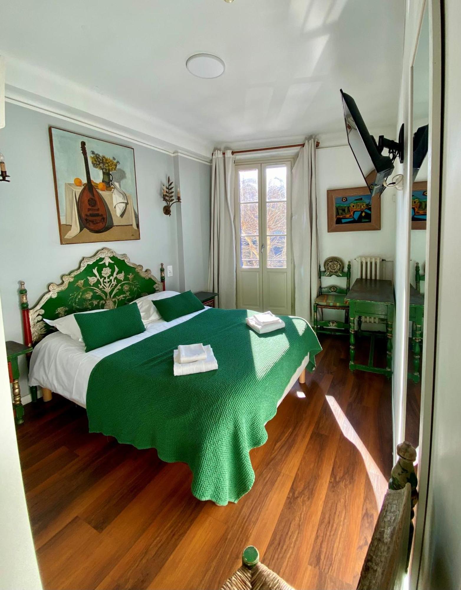 Hotel Des Templiers กูลิอูร์ ภายนอก รูปภาพ